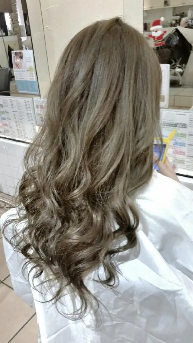 セミロング ロング カラー ヘアアレンジ ベージュカラー 【髪質改善美容師】t occa茨木篠原健太のヘアスタイル
