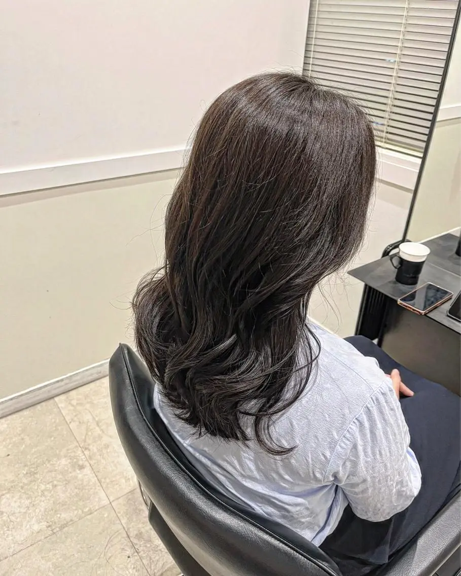ミディアム カラー グレージュ 🫧こおりやま なつみ🫧のヘアスタイル
