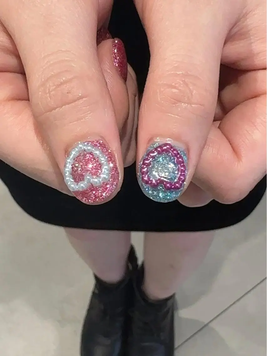 ショート カラー ネイル キラキラネイル ハイトーン特化 pepe🎀のヘアスタイル