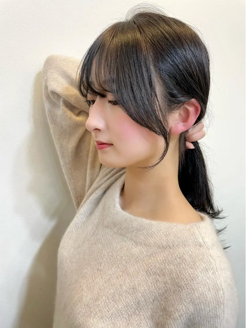 ロング カラー 黒髪 ブリーチ ブルーカラー ブルーブラック ケアブリーチ オリーブカラー 特化　　kaiのヘアスタイル