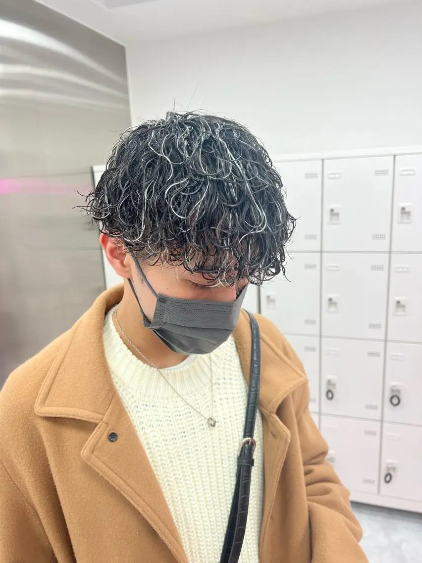 ショート カラー パーマ メンズ メンズパーマ特化 TAIGAのヘアスタイル