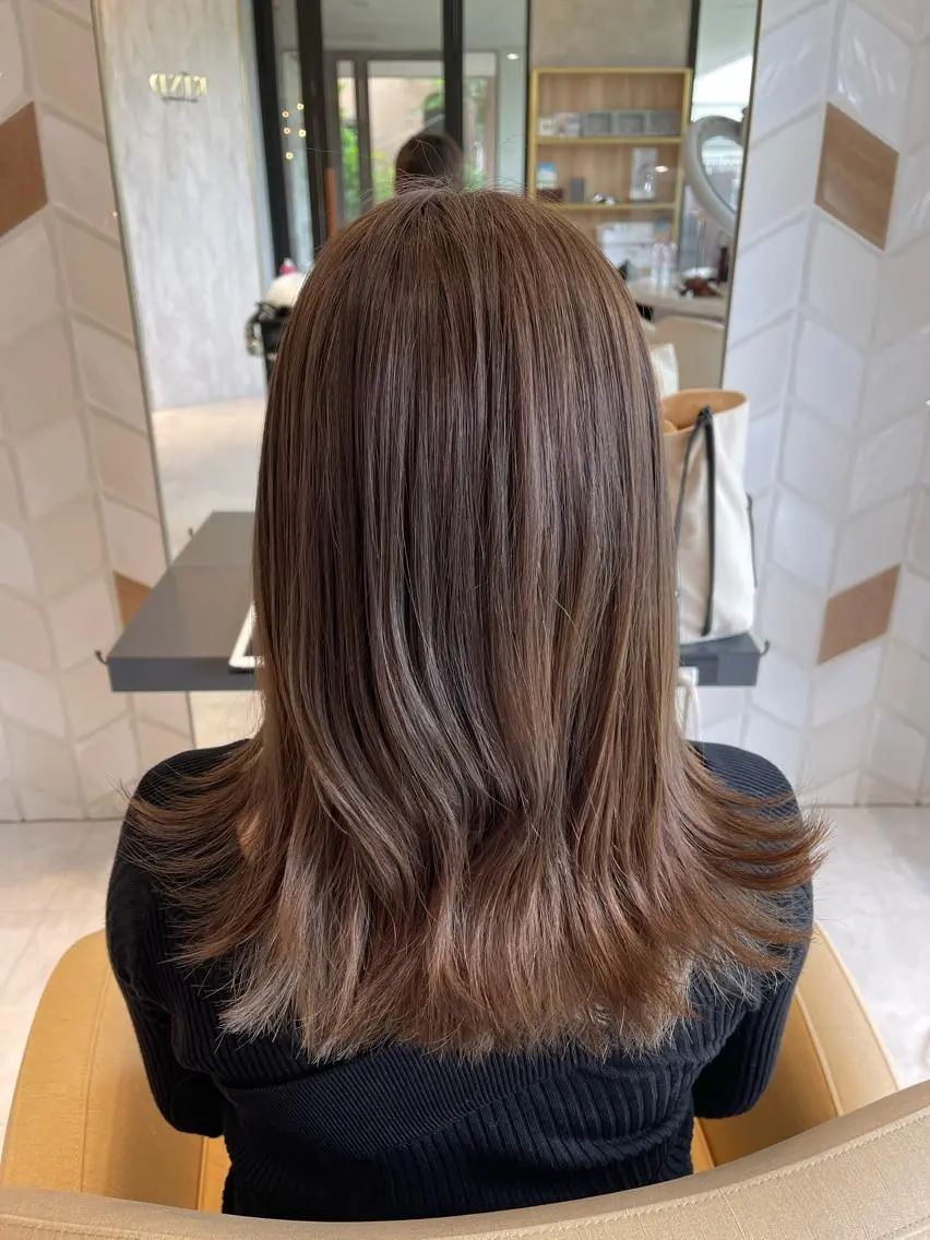 セミロング くびれヘア カット 縮毛矯正 トリートメント 🫧美髪縮毛矯正 🫧SEKIのヘアスタイル