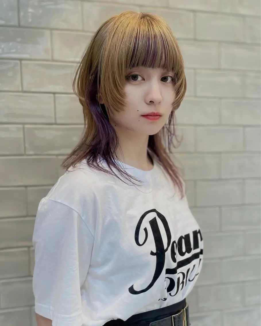 ミディアム カラー ウルフカット カット ヘアカラー トリートメント ブリーチ🫴 ボブ✍️レイヤーのヘアスタイル
