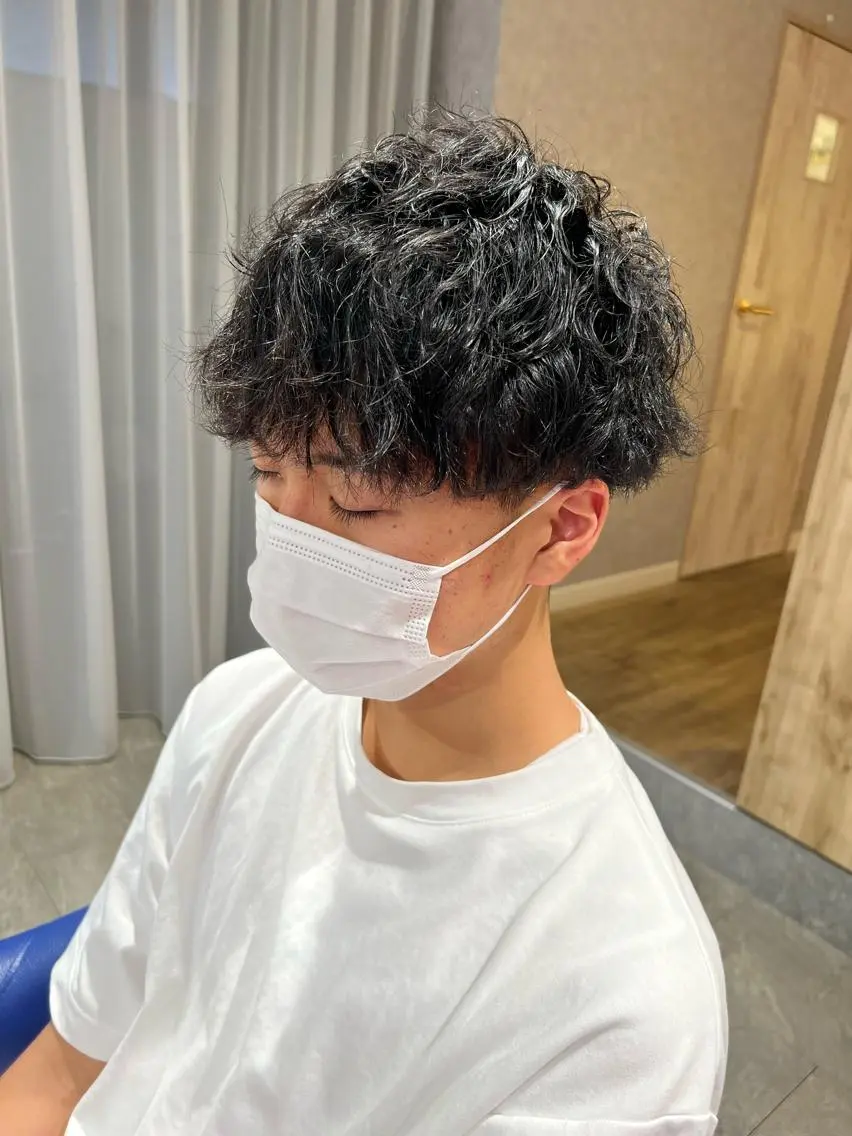 ショート パーマ ヘアアレンジ メンズ メンズパーマ メンズツイストパーマ ツイストスパイラルパーマ 波巻きパーマ スパイラルパーマ メンズパーマ職人 加藤 弘貴のヘアスタイル