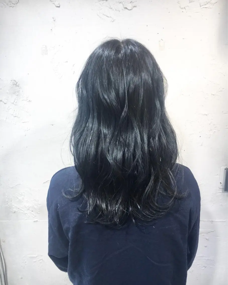 ロング カラー パーマ ヘアアレンジ ブルーカラー ブルーグレー 透明感カラー ネイビーカラー 外国人風カラー ✨艶髪✨透明感✨ 山内大樹のヘアスタイル