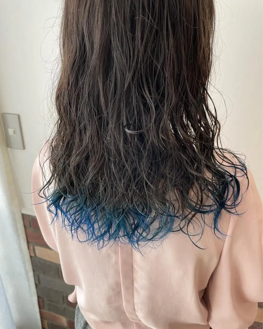 カラー アッシュ ベージュカラー ブリーチ ブルーカラー ブルージュ メンズパーマ特化🔥 ツイスパ/シャドウのヘアスタイル