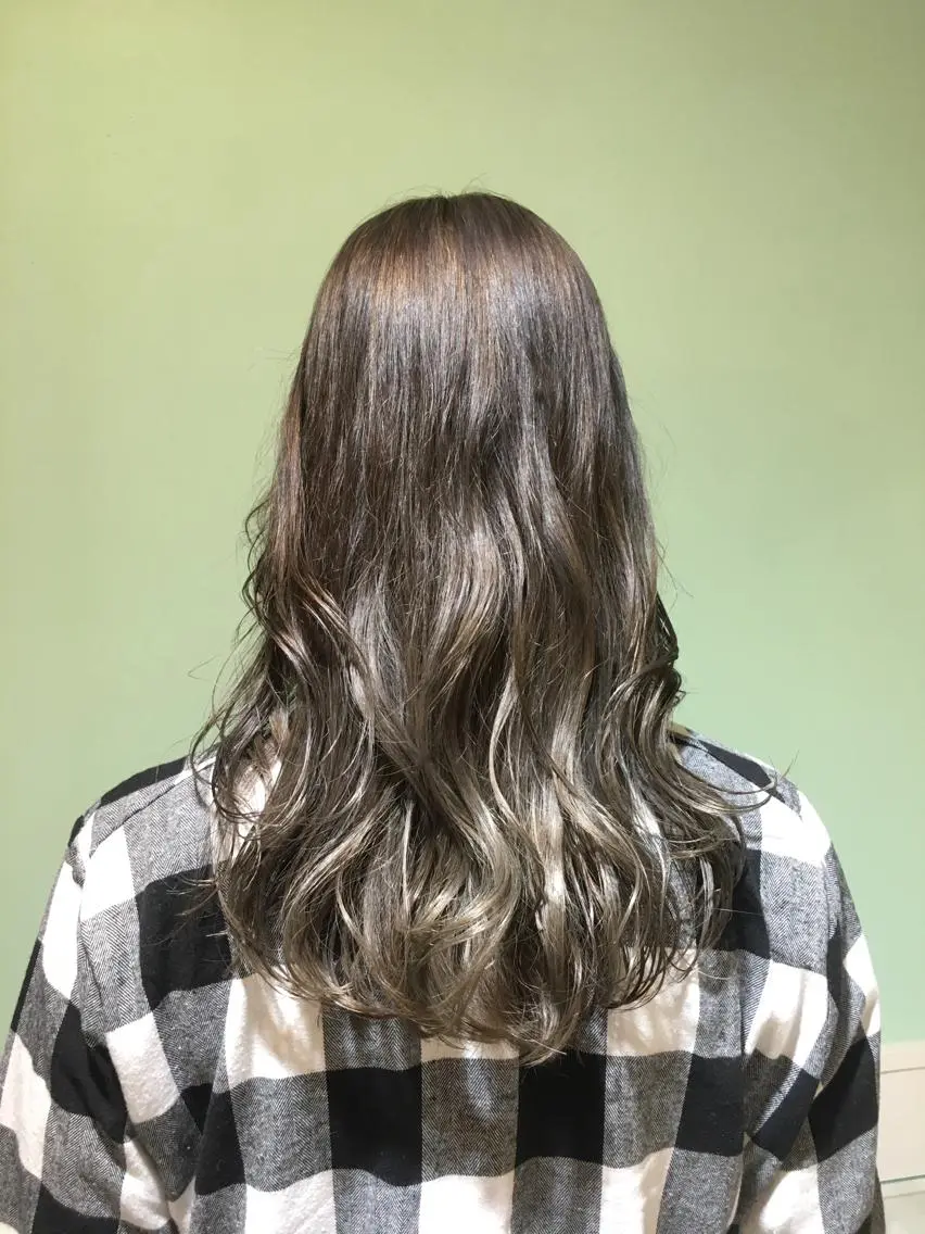 セミロング 田中 未澪のヘアスタイル