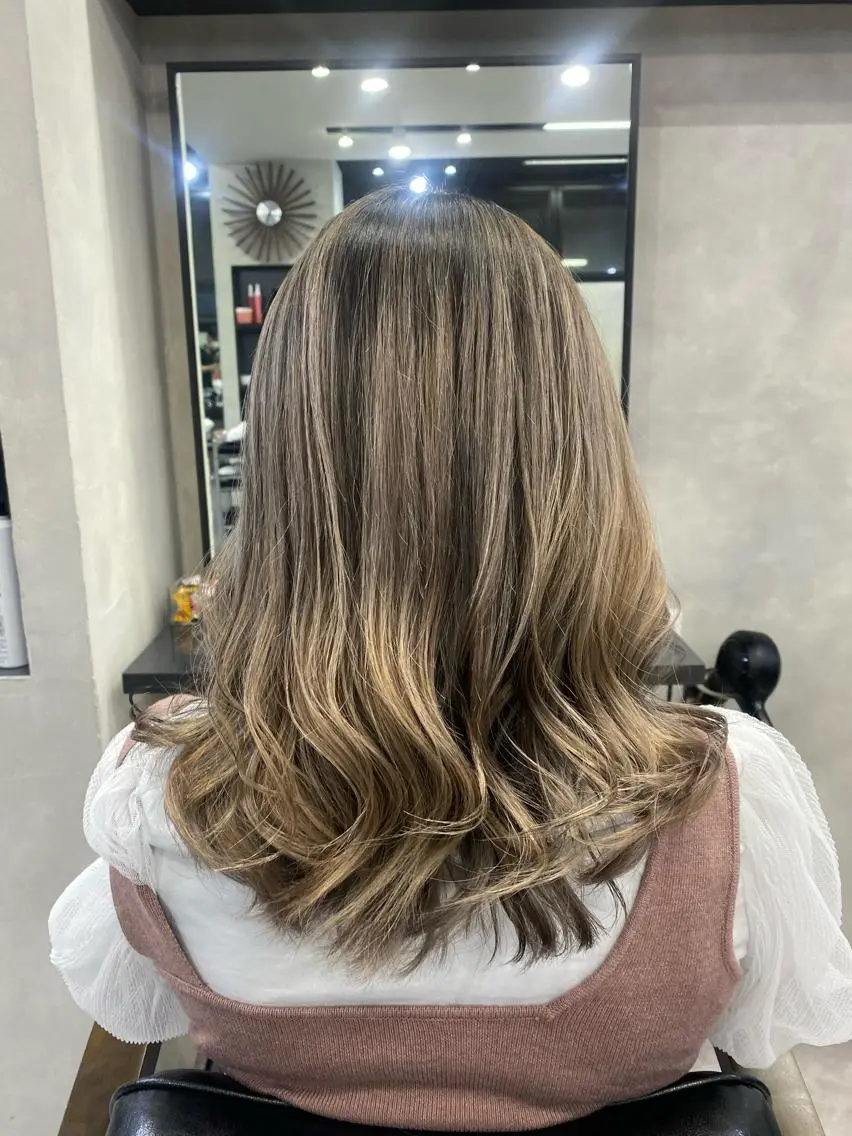 セミロング カラー ヘアアレンジ ショートボブ シールエクステ セミロングパーマ バレイヤージュ 透明感カラー FAAM Tsuneのヘアスタイル