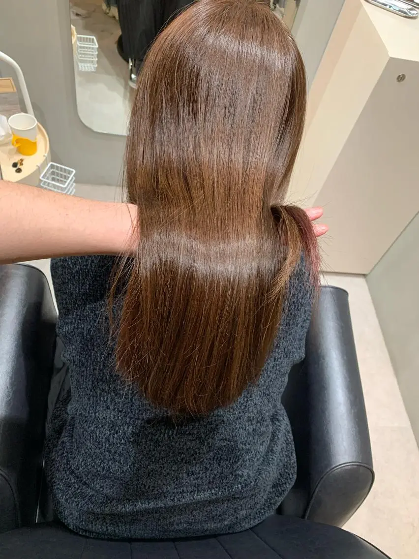 ロング カラー カット 縮毛矯正 トリートメント 白髪ぼかしハイライト 柳川拓哉のヘアスタイル