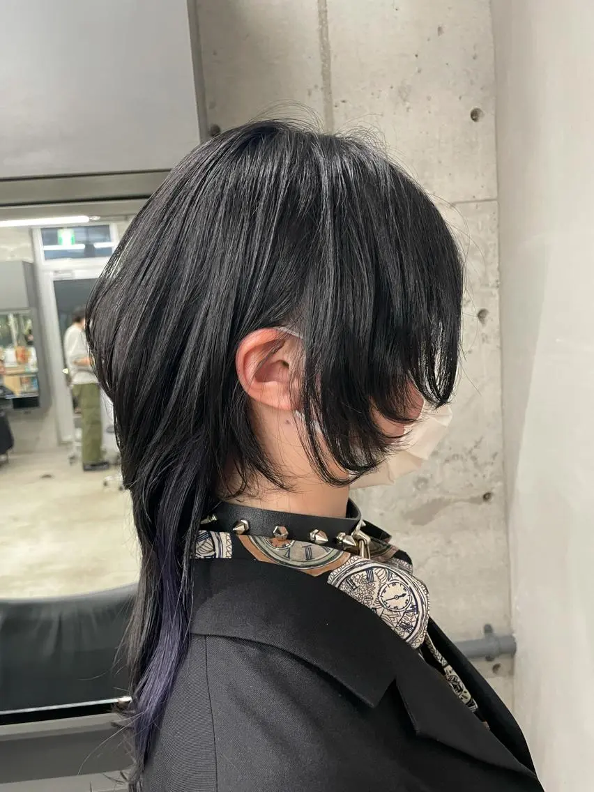 セミロング カラー ブリーチ ダブルカラー インナーカラー ウルフカット カット ヘアカラー インナーカラー 推し ブリーチ 髪質改善のヘアスタイル