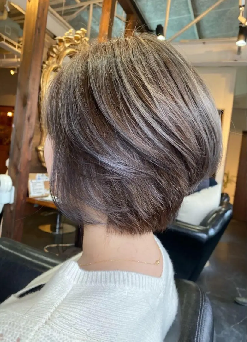 カラー ヌーベル ヴァーグのヘアスタイル