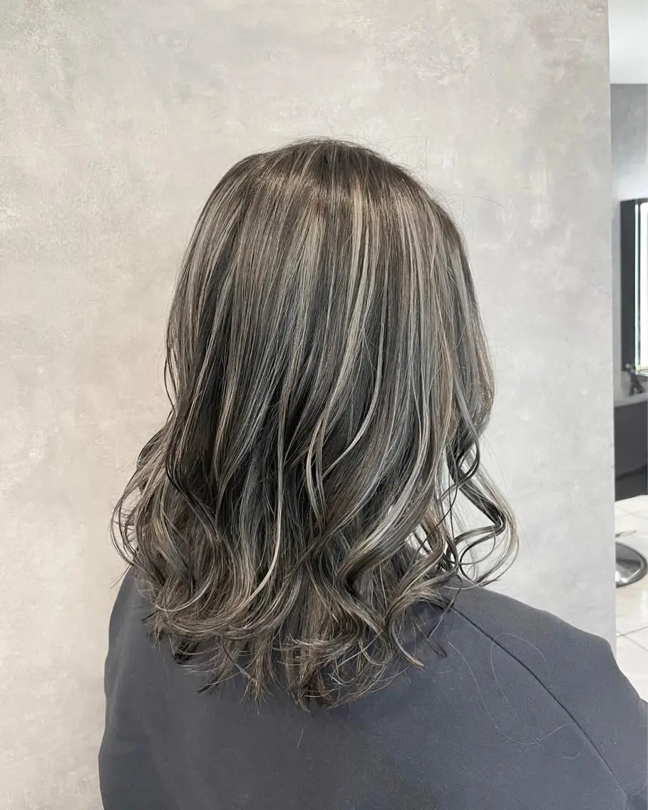 カラー SALOWIN栄 高須大貴のヘアスタイル