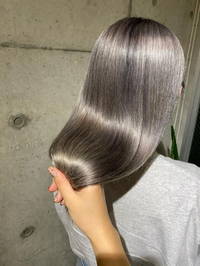 セミロング カラー シルバー FUJIIKANON /パーマモデル募集中のヘアスタイル