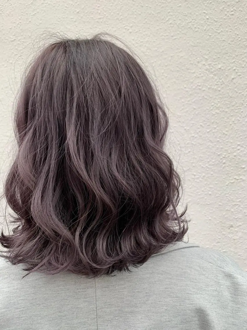 ミディアム 浅香 美加のヘアスタイル