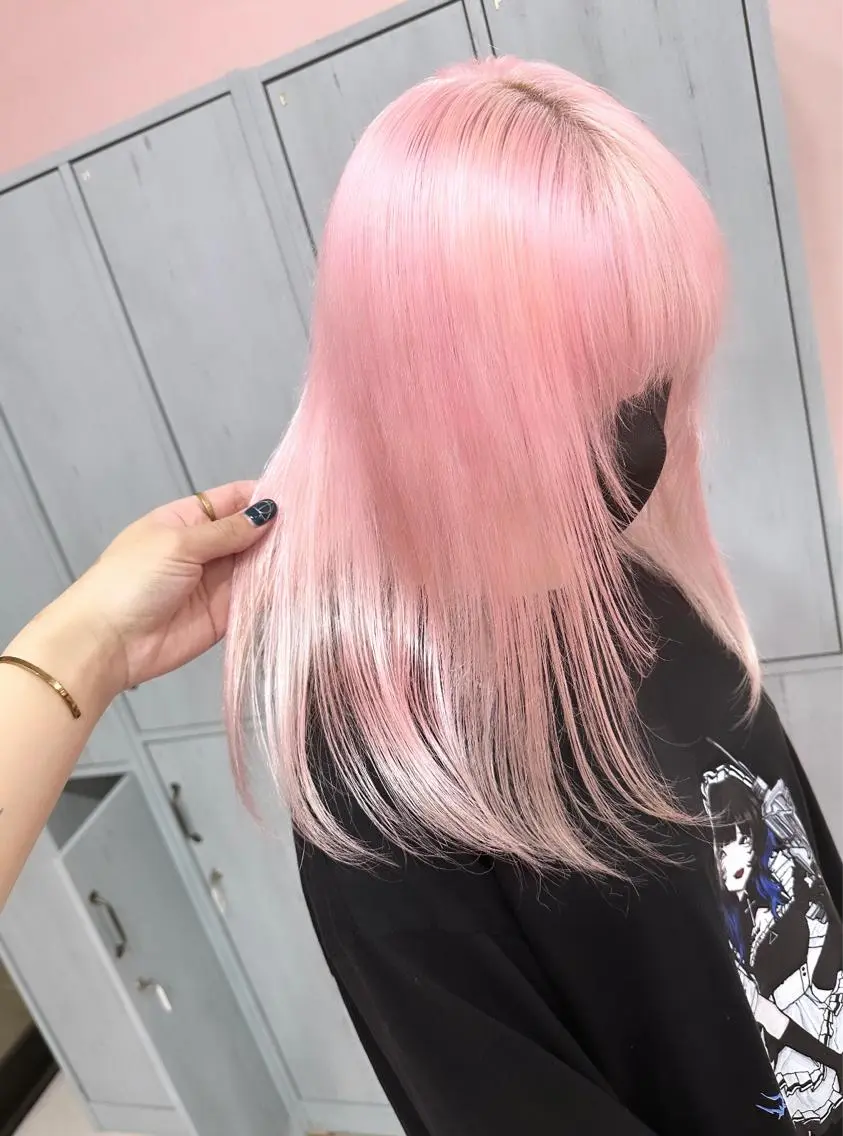 セミロング カラー ✨デザイン/ブリーチ MANATOのヘアスタイル