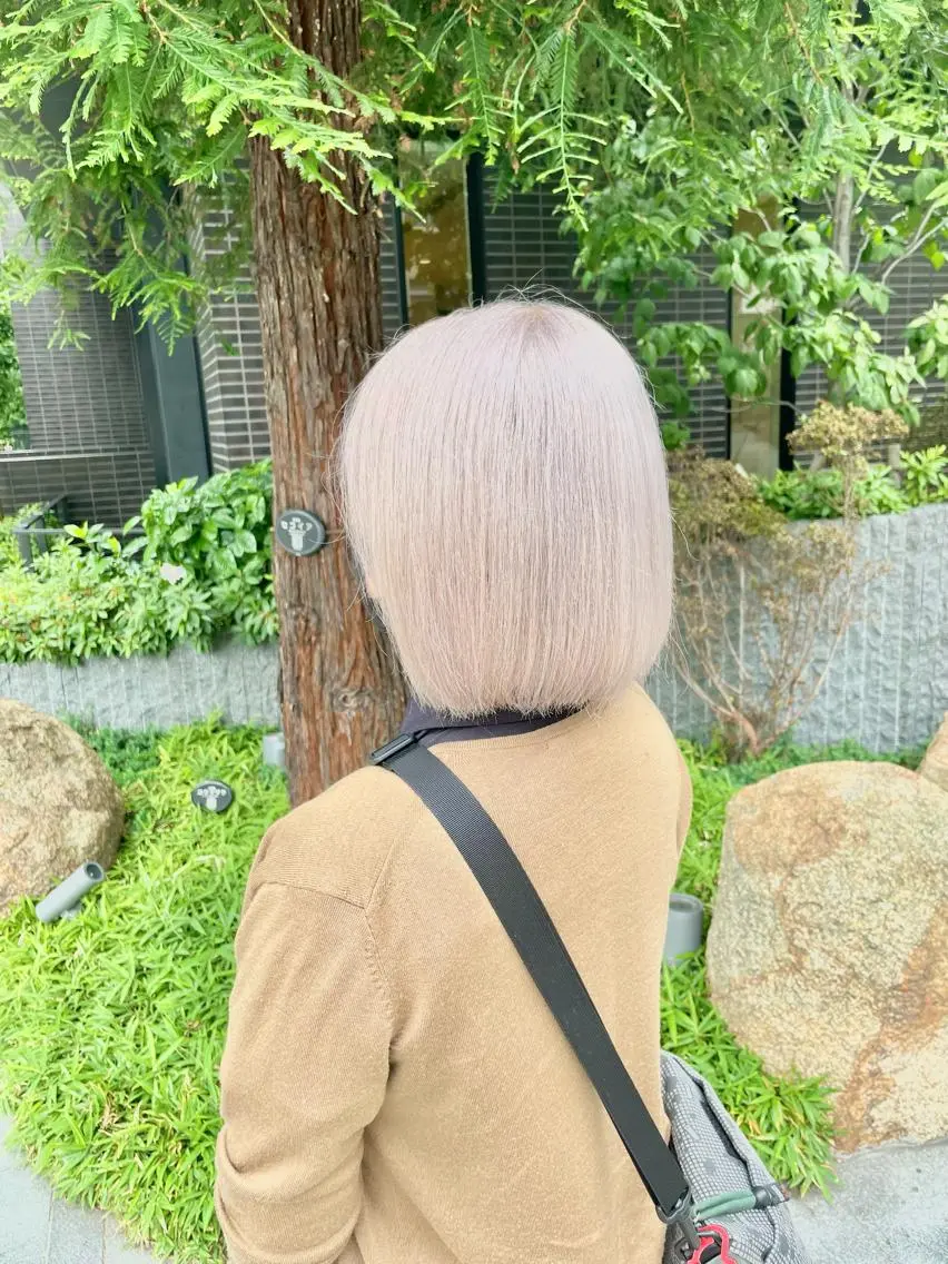 ショート カラー アッシュ バレイヤージュ ベージュカラー 黒髪 ブリーチ ヘアカラー 安田和洋 ブリーチカラー特化のヘアスタイル