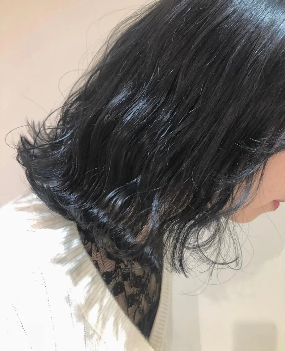 ミディアム カラー ヘアアレンジ ネイビーカラー カット ヘアカラー トリートメント scene. haraのヘアスタイル