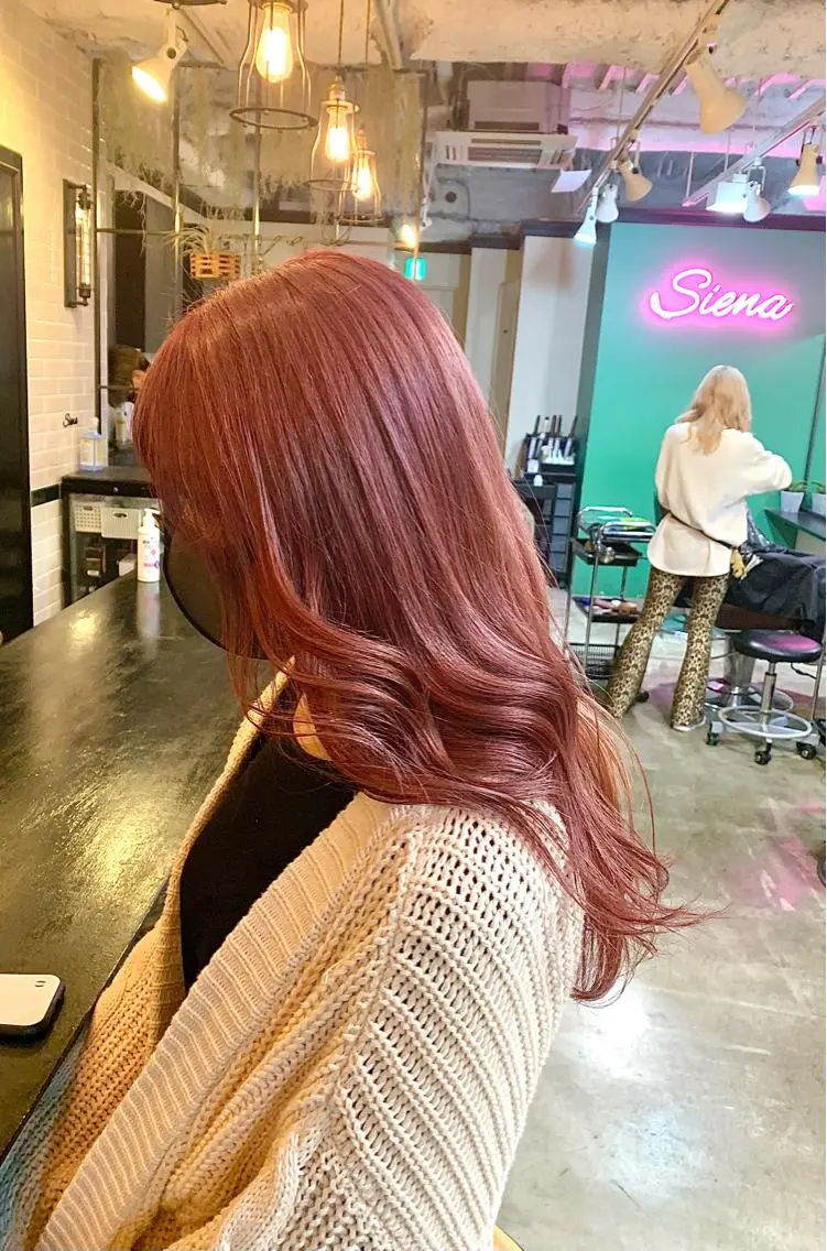 セミロング カラー ヘアアレンジ ベージュカラー ピンクカラー ピンクベージュ 🇺🇸海外レイヤー 🌊海ガールGOのヘアスタイル