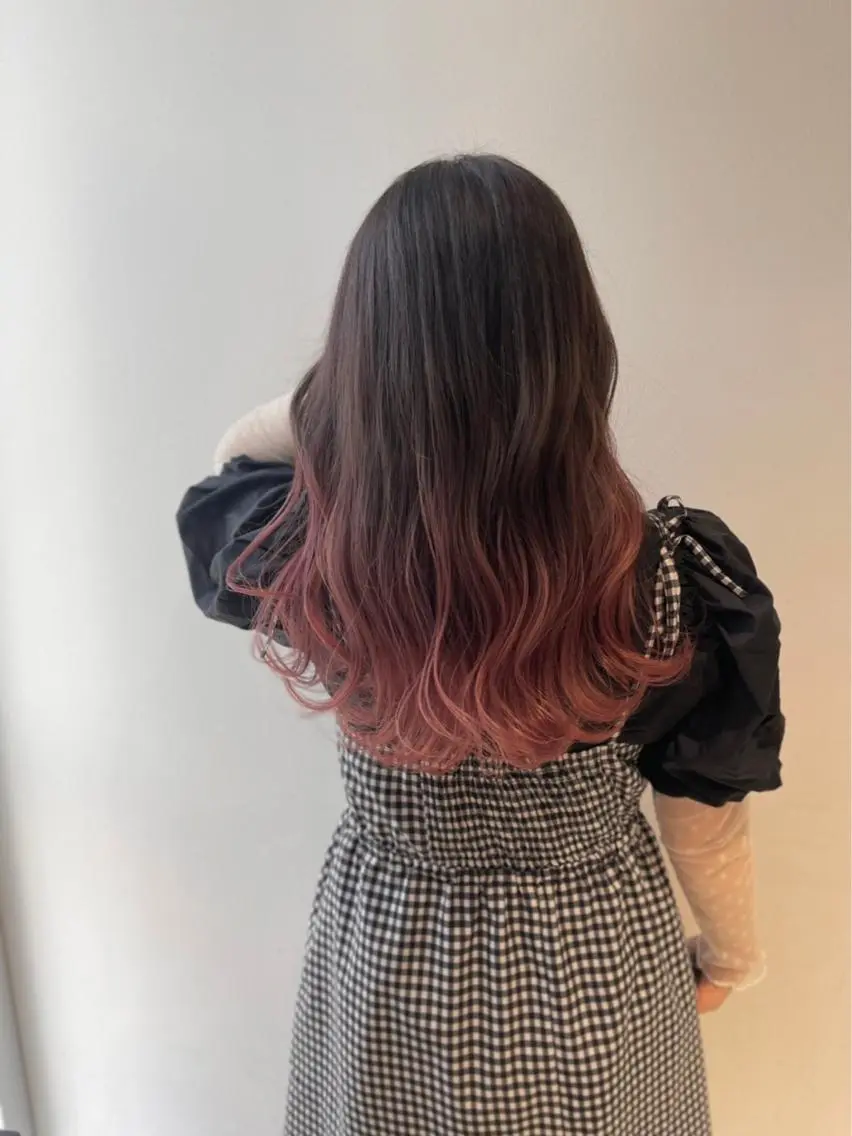 ロング カラー グラデーションカラー ピンクカラー ヘアカラー トリートメント 【公式】amble luxe池袋東口🩷のヘアスタイル