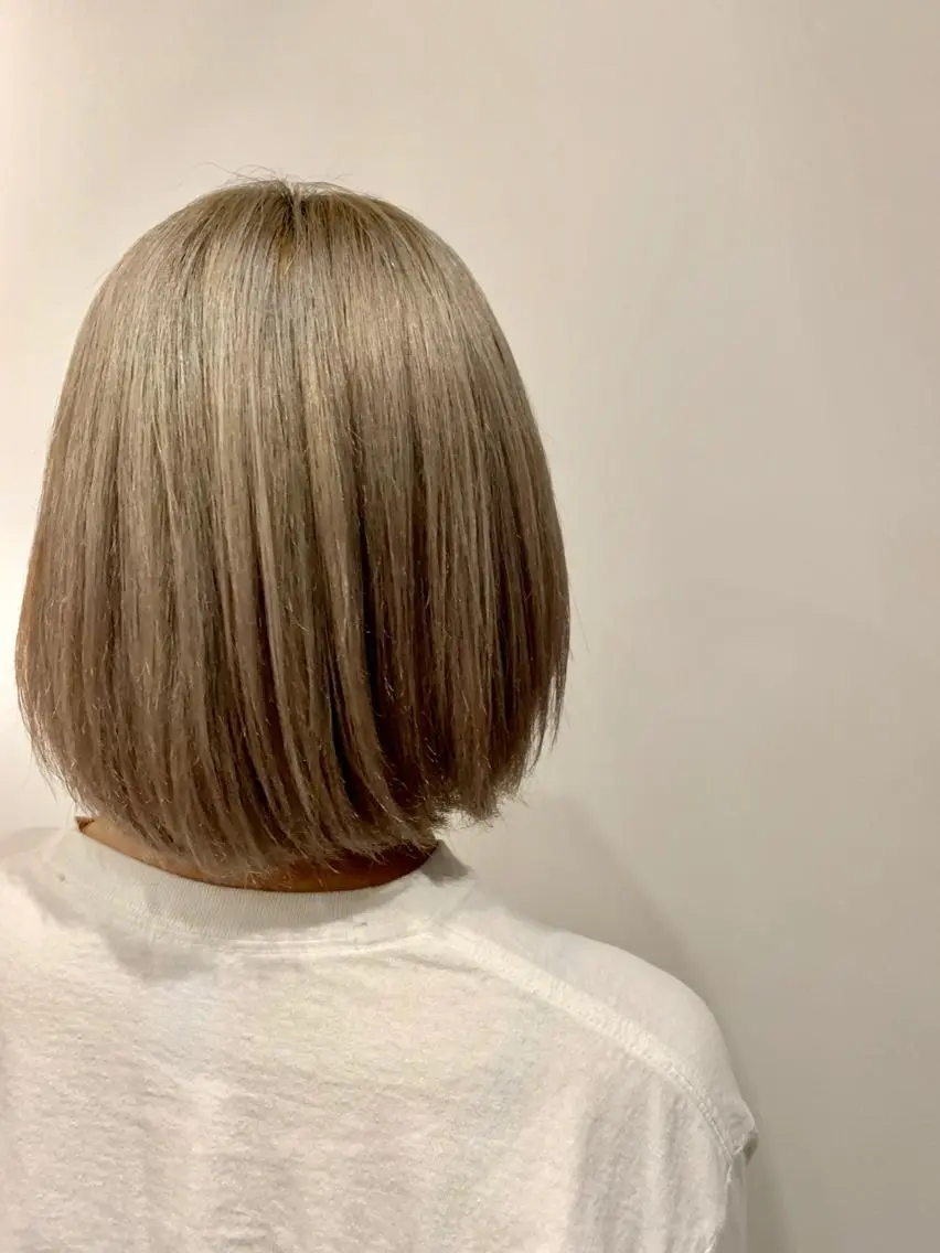 カラー ブリーチ ケアブリーチ ハイトーンカラー オレンジ 💜ショート💜 ウルフ、ボブ二色亜美のヘアスタイル