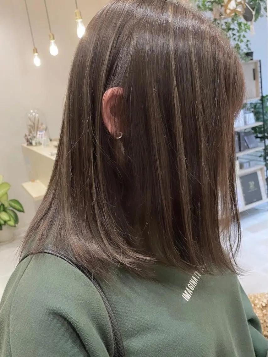 ミディアム ハイライト／艶カラー 大河シンジのヘアスタイル