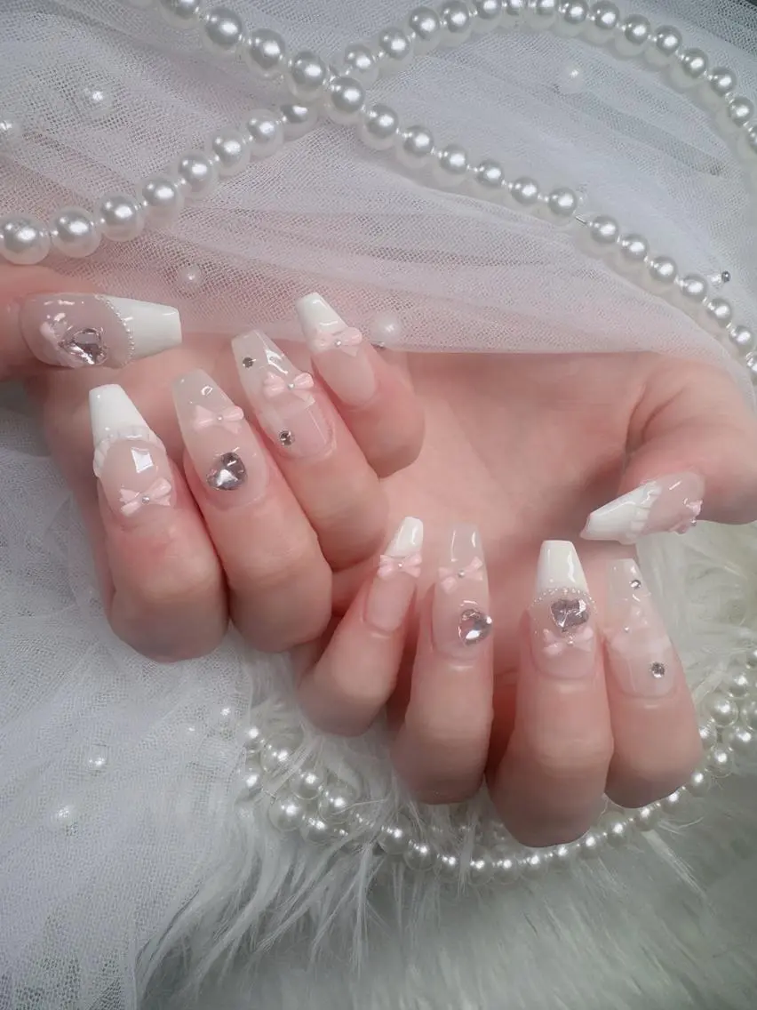 ネイル オーロラネイル フレンチネイル ジェルネイル ハロウィン キラキラネイル ハンドネイル Hbaby nailのネイルデザイン
