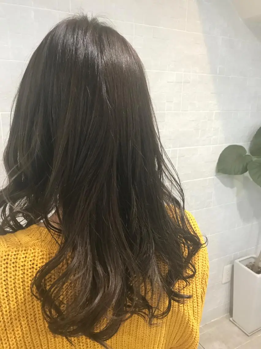 セミロング カラー shi hoのヘアスタイル