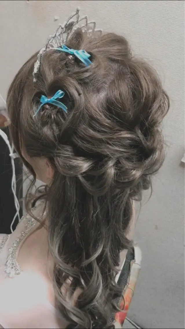 ミディアム ヘアアレンジ mayo 🐄🌈のヘアスタイル
