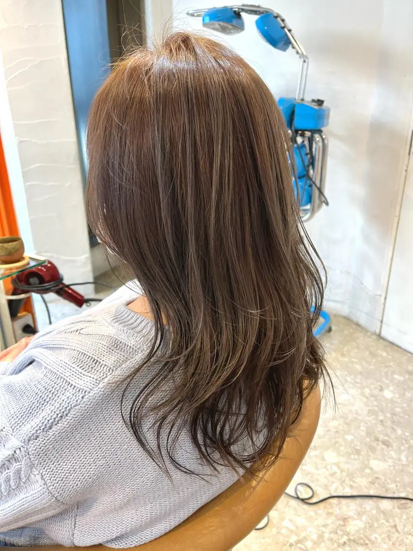 セミロング カラー カット ヘアカラー うしだ かおるのヘアスタイル