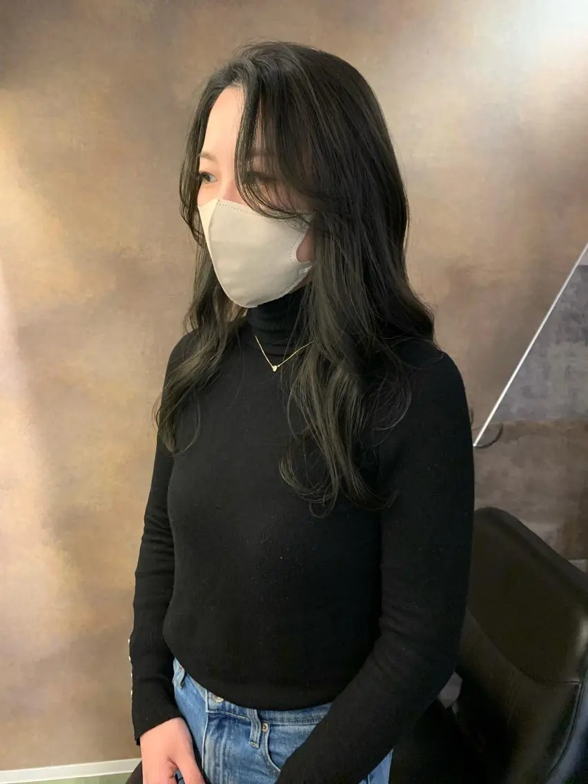 ロング カラー カット ヘアカラー SAKINO ベージュカラーのヘアスタイル
