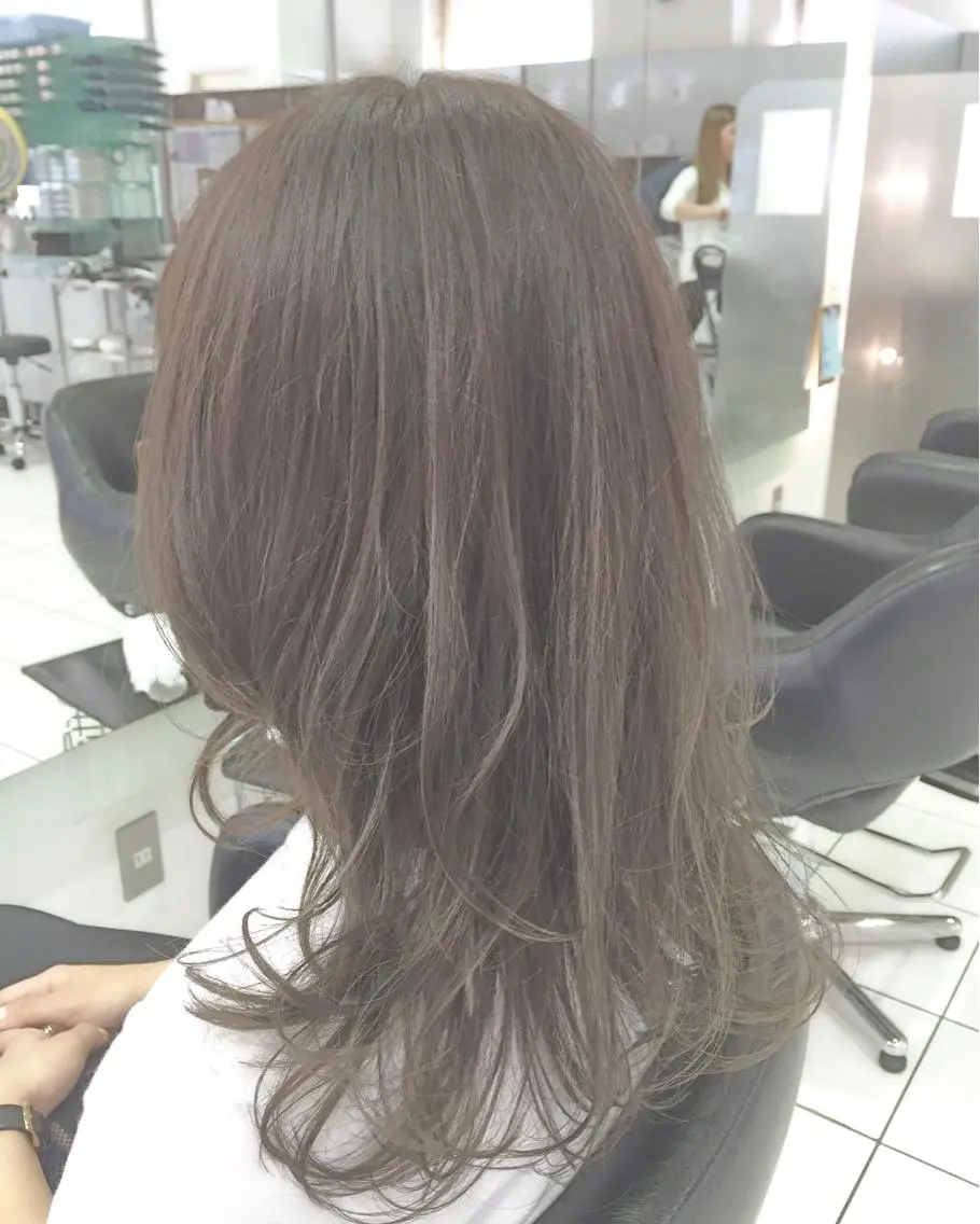 セミロング ロング カラー グレージュ 青木 茂樹⭐️ 透明感カラーのヘアスタイル