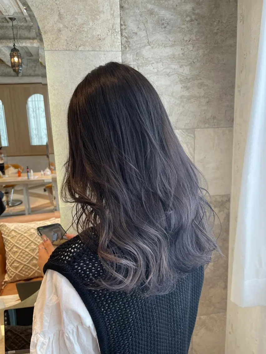 セミロング カラー 栗原 瑠世のヘアスタイル