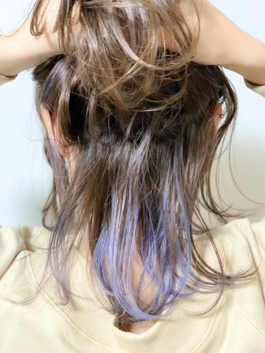 ミディアム カラー ブリーチ インナーカラー 大間 礼真のヘアスタイル