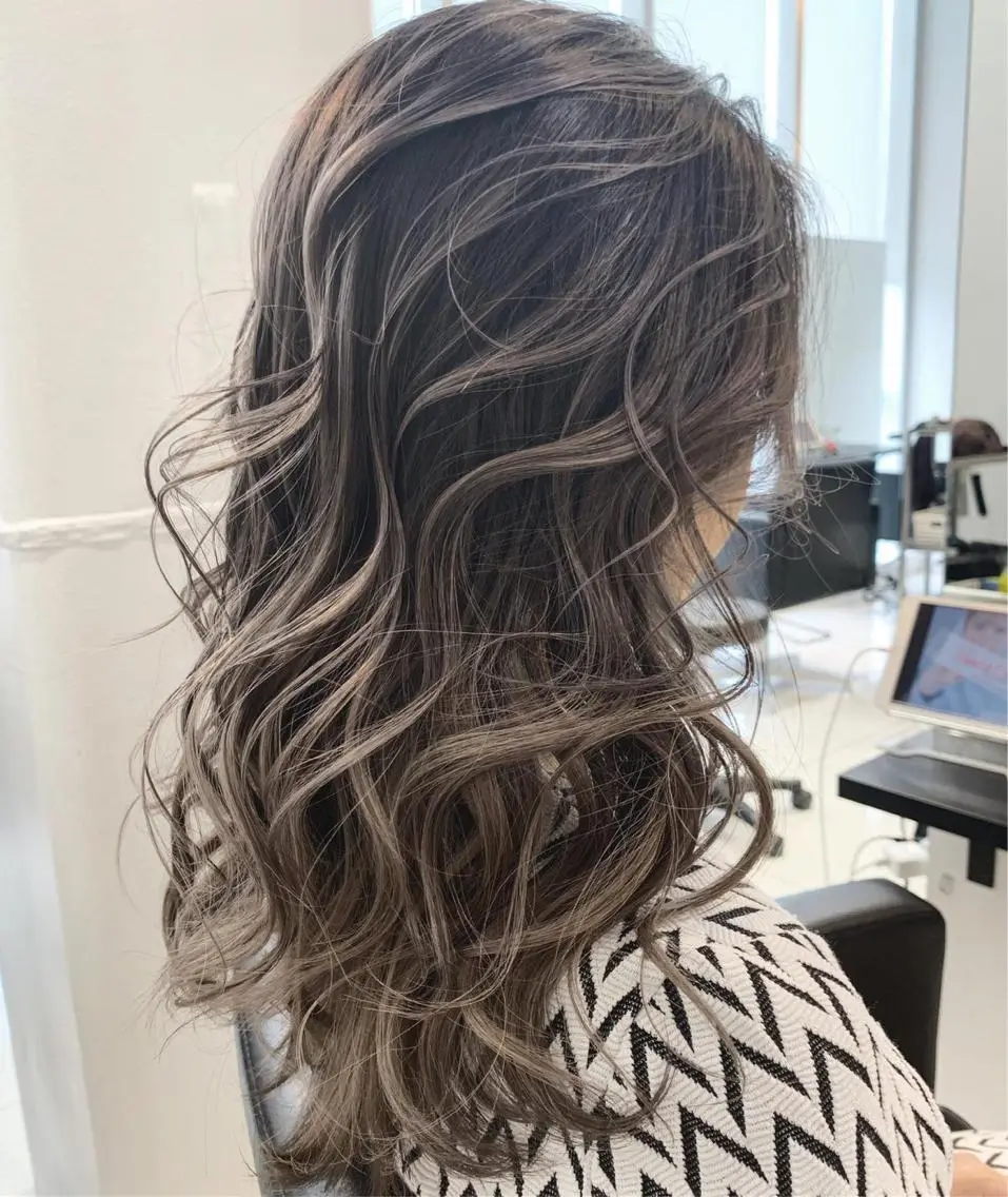 ロング カラー パーマ ヘアアレンジ 【公式】amble luxe池袋東口🩷のヘアスタイル