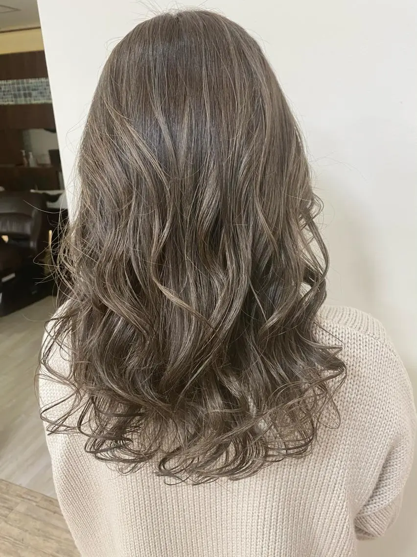 カラー SALOWIN栄 高須大貴のヘアスタイル