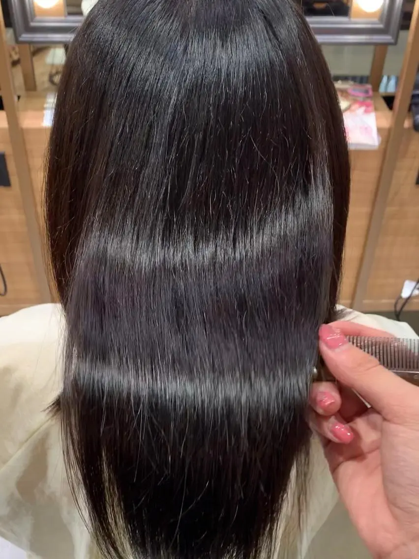 ロング カラー 澤村 志織のヘアスタイル
