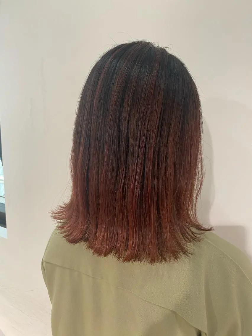 ミディアム カラー バレイヤージュ ピンクカラー レイヤーカット scene. haraのヘアスタイル