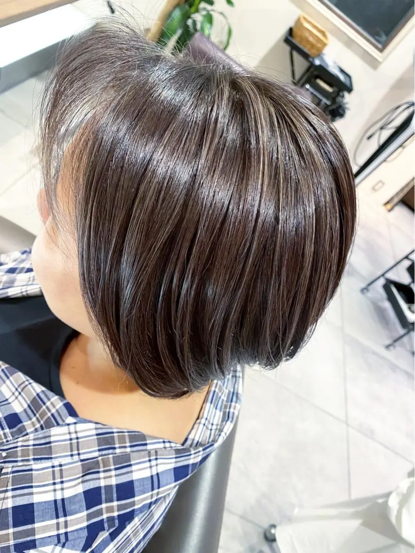 ショート ハイライト ヘアカラー 川越 輝梨奈のヘアスタイル