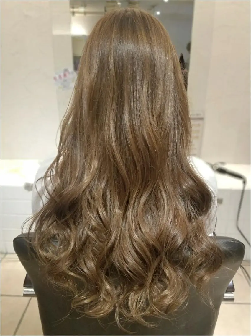 ロング カラー ヘアアレンジ アッシュ ベージュカラー ハイトーンカラー 【髪質改善美容師】t occa茨木篠原健太のヘアスタイル