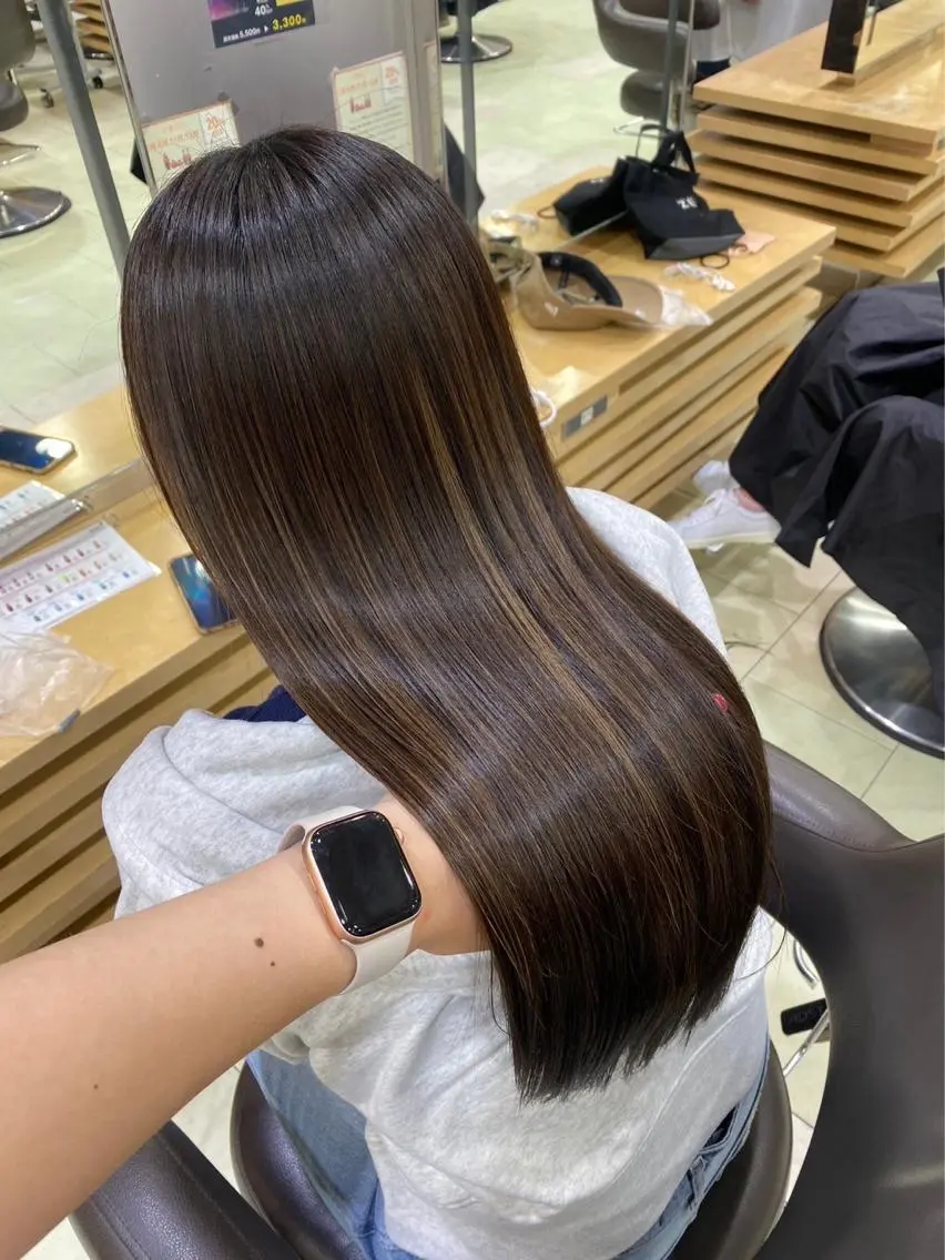ロング カット パーマ 今出 咲紘のヘアスタイル