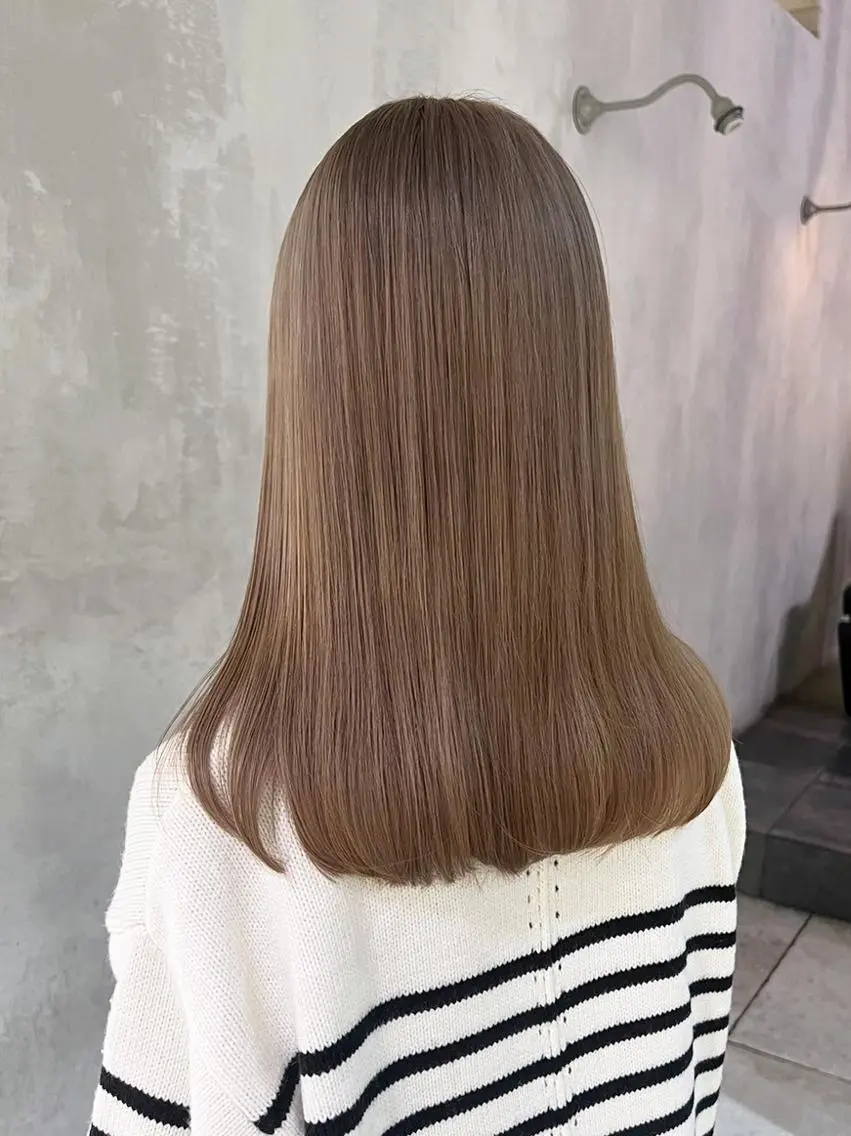 カラー ミディアム ベージュカラー くびれヘア レイヤーカット カット ヘアカラー トリートメント ITbyALBUM 中野店のヘアスタイル