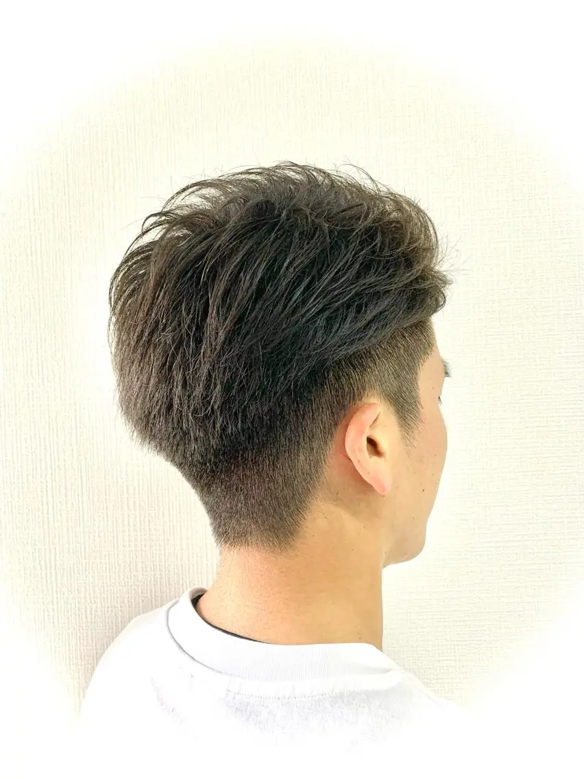 ショート パーマ メンズ フェードカット メンズパーマ カット パーマ ゲーマー美容師 KENTOのヘアスタイル
