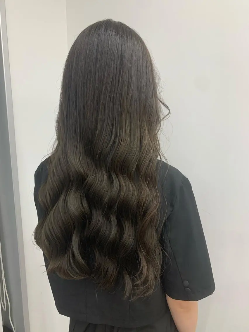 カラー 美髪縮毛矯正🫧 艶カラー/スズカのヘアスタイル