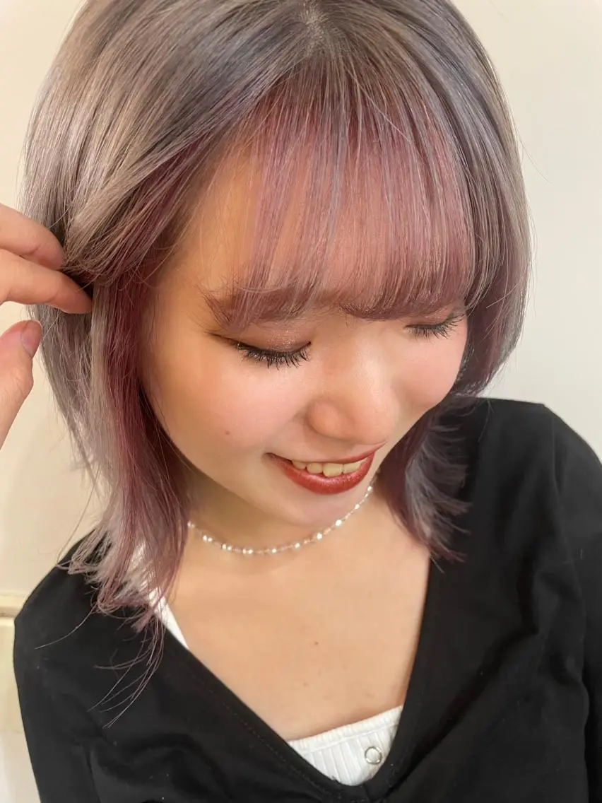 ミディアム カラー ミストバング ブリーチ フェイスフレーミング ラベンダーカラー ピンクカラー レイヤー/ハイトーン 🫧Erikaのヘアスタイル