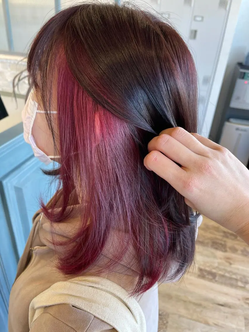 セミロング カラー ブリーチ インナーカラー ピンクカラー ヘアカラー トリートメント 猪ノ原 弘子のヘアスタイル