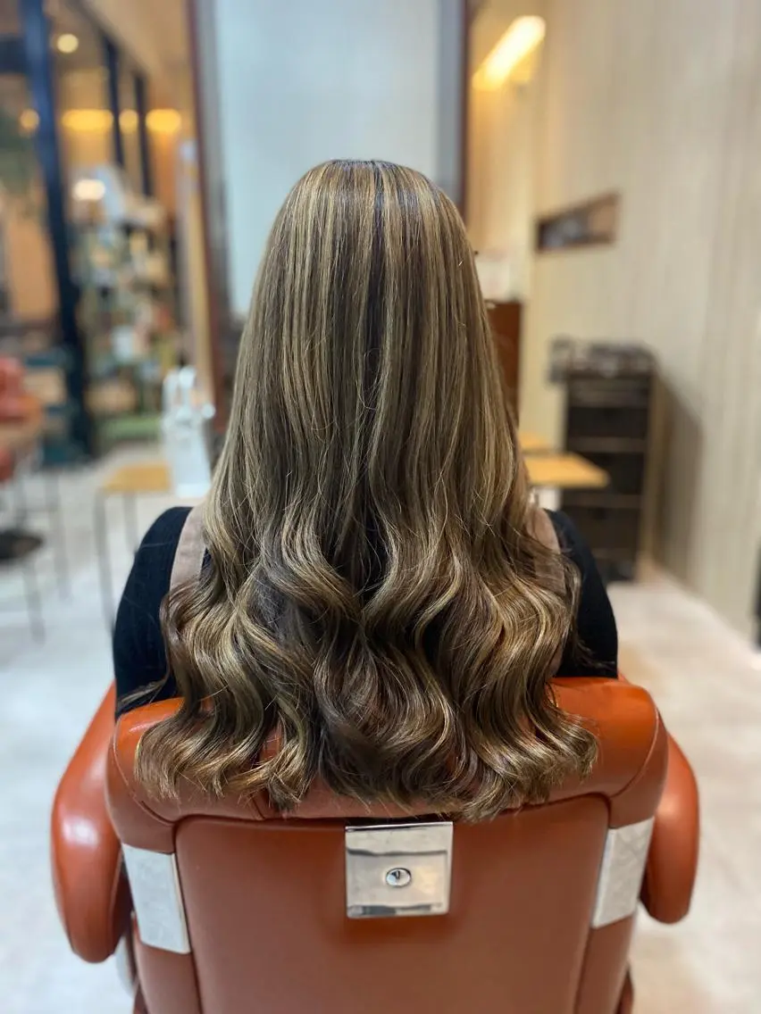ロング ハイライト ⭐️カラー特化⭐️ 安達佑紀のヘアスタイル