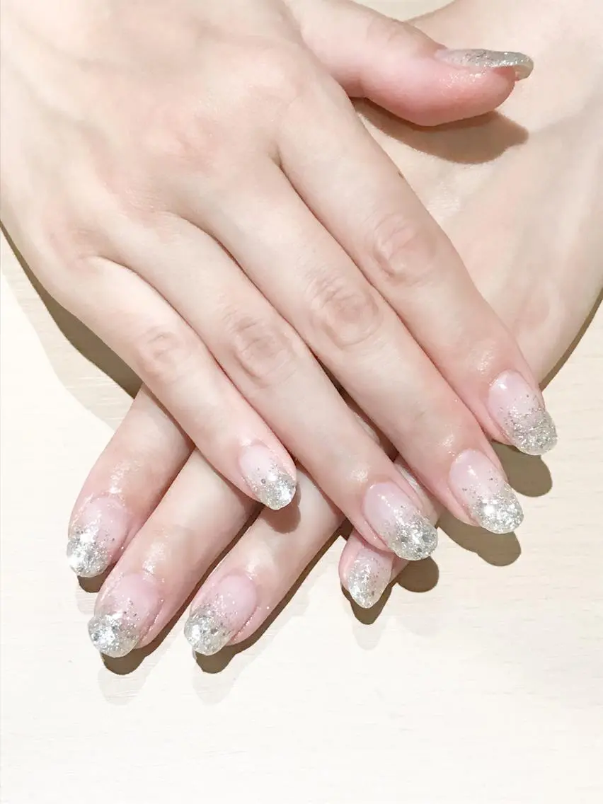 ネイル グラデーション シルバー Nyanco Nailのネイルデザイン