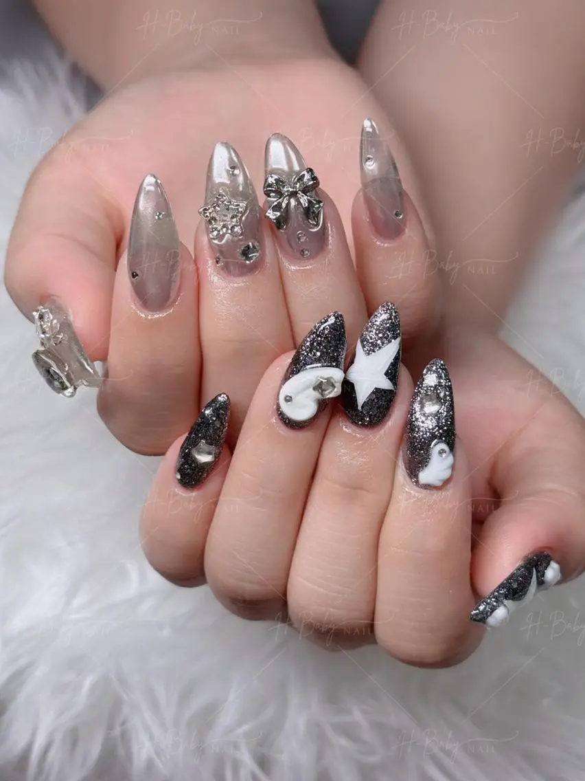 ネイル フレンチネイル ジェルネイル ハロウィン 韓国ネイル マグネットネイル ハンドネイル neco H.babynailのネイルデザイン