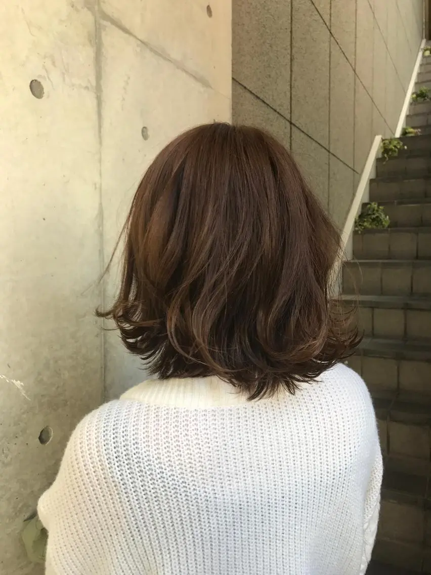 ミディアム ボブ 外ハネヘア 小林 卓司のヘアスタイル