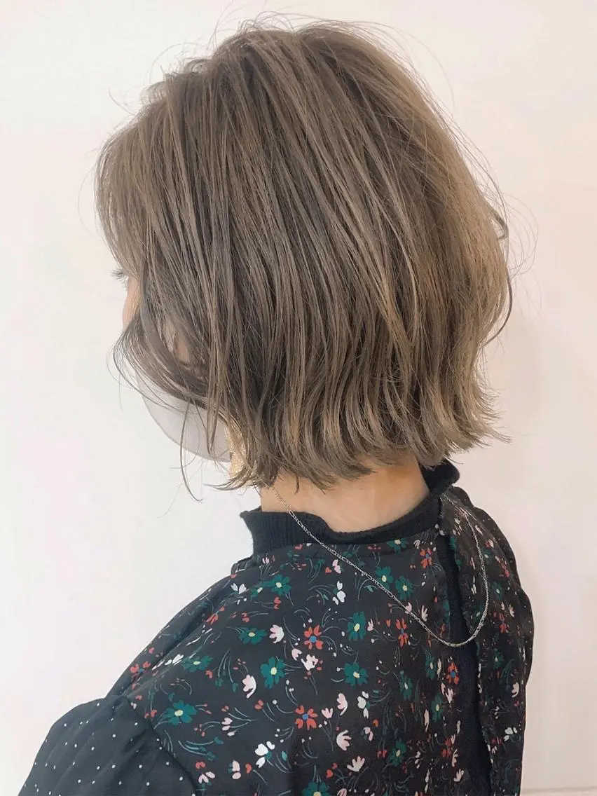 カラー ヨコスカ チヒロのヘアスタイル